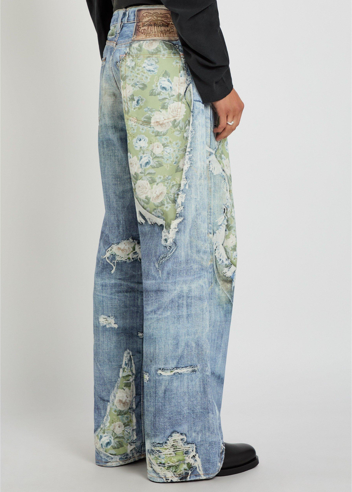 Distressed Wide Leg Jeans ג׳ינס רחב תכלת קרוע עם הדפס פרחוני