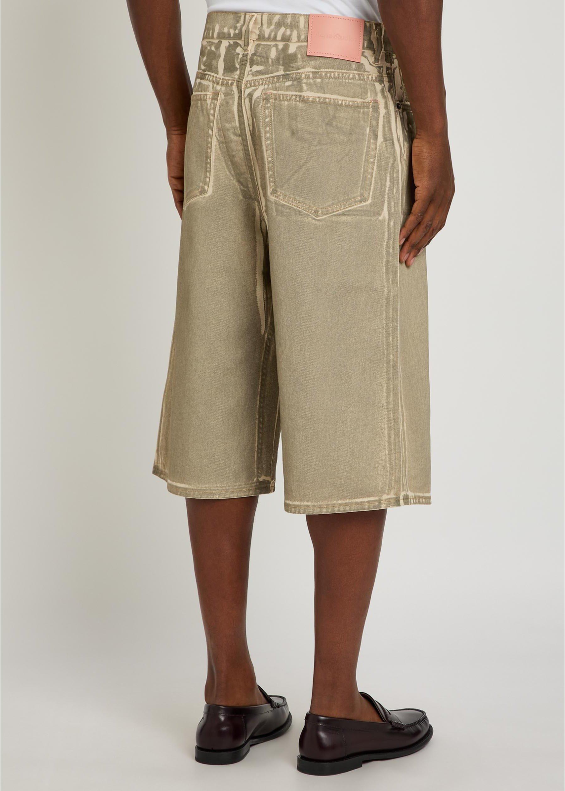 ACNE STUDIOS Wide Leg Denim Shorts ברמודה ג׳ינס רחבה בבז׳