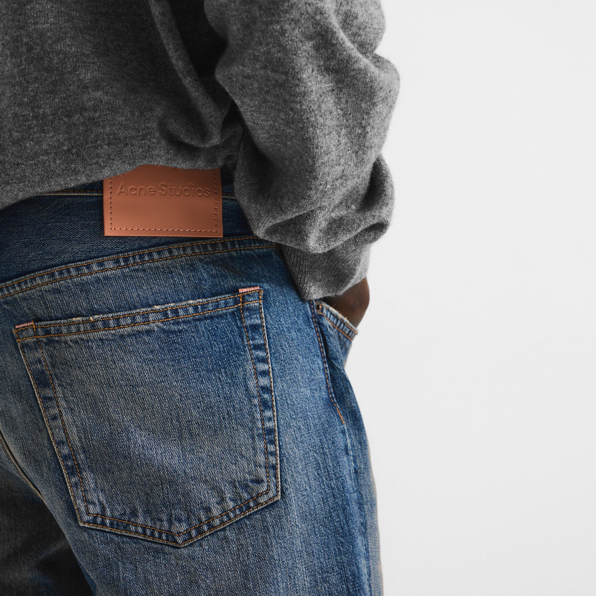 1996M Distressed Jeans ג׳ינס כחול בינוני שחוק
