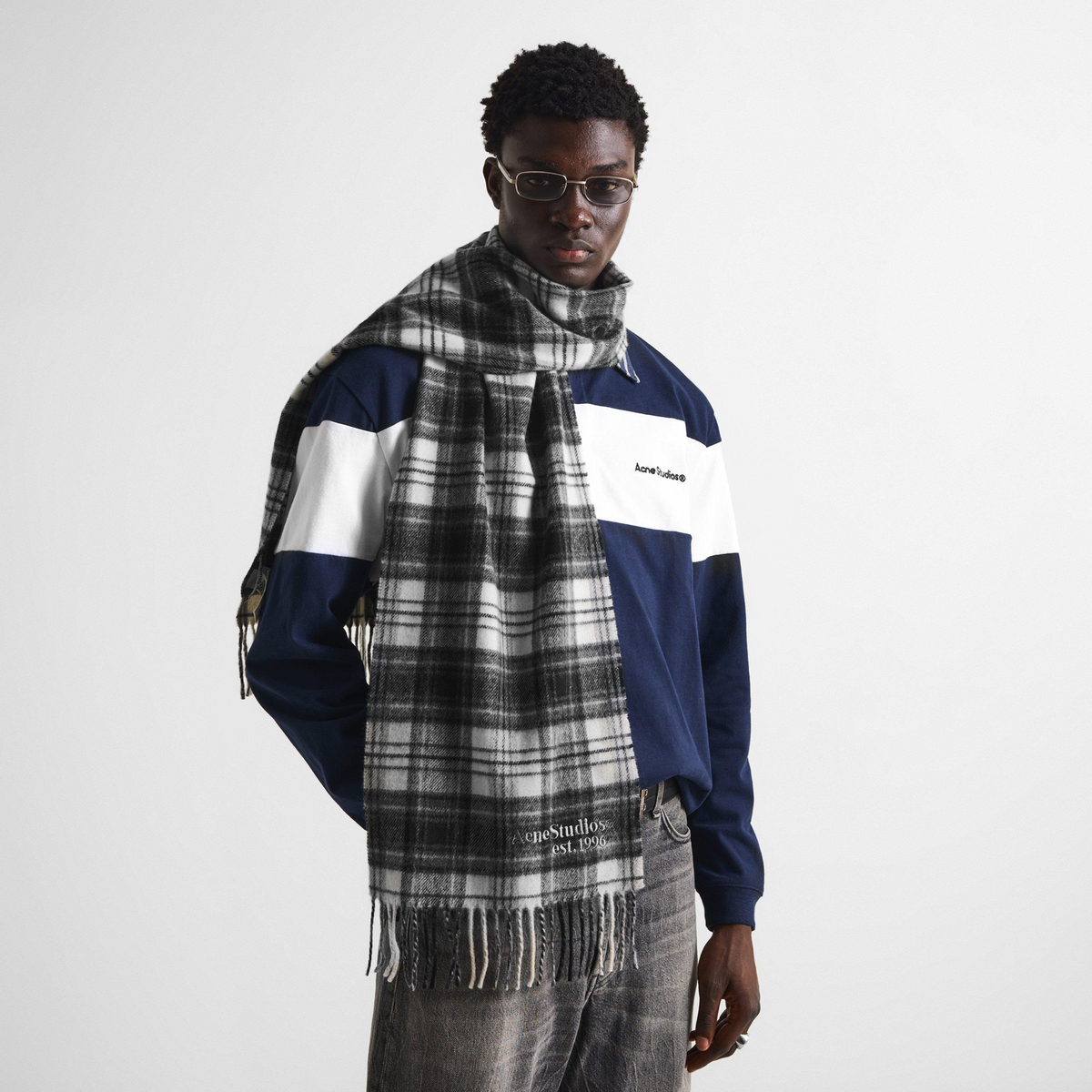 Canada Cashmere Check Scarf צעיף קשמיר משובץ בשחור ולבן